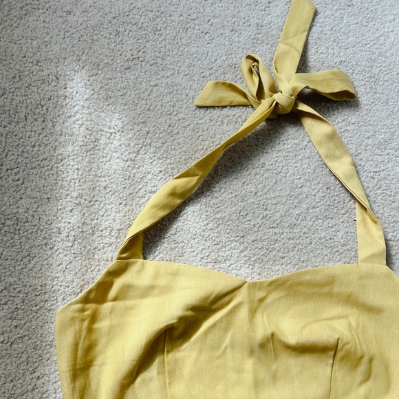 Cropped Halter Top - Picture 2 of 6